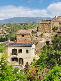 Cottage ristrutturato, antisismico classe A4
