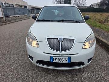 Lancia Ypsilon 1.2 69 CV Platino