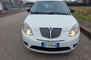 Lancia Ypsilon 1.2 69 CV Platino