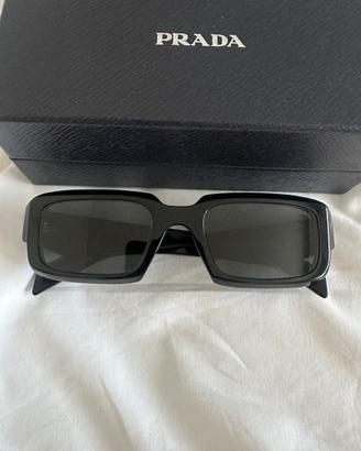 Occhiale nero  prada