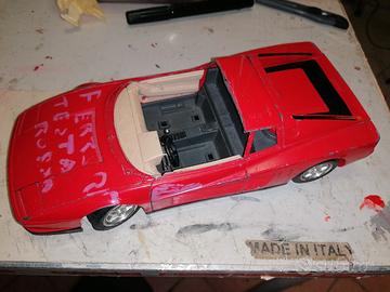 Ferrari Testarossa 1/18 x ricambi