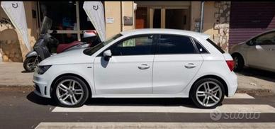Audi a1 S-line Plus 105 cv