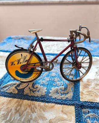 Modellino bici accendino