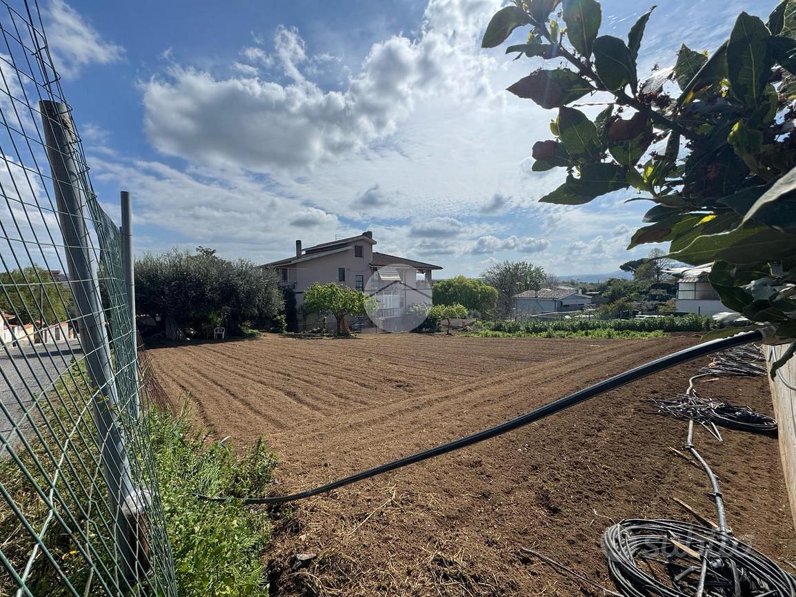 TER. RESIDENZIALE A ROMA - Vista 3