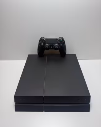 Console Playstation 4 fat nera funzionante in otti