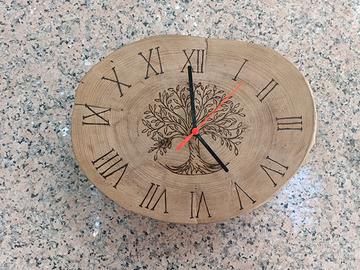 orologio in legno pirografato 