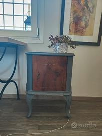 comodino antico shabby 