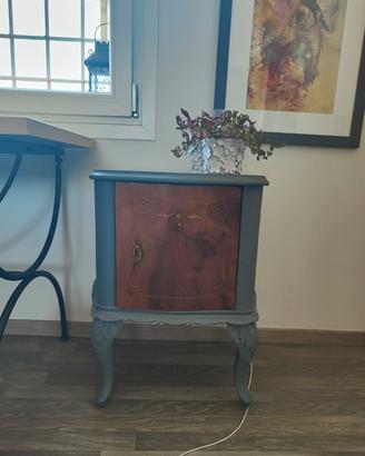 comodino antico shabby 