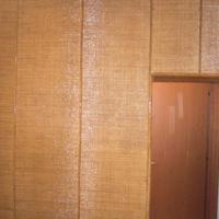 armadio in giunco con ante scorrevoli a specchio