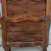 Letti singoli con fianchi fine '800