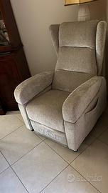 Poltrona relax BATIK robotica con tavolino