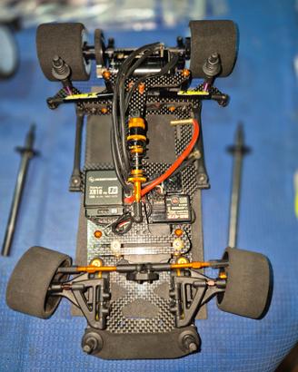 automodello Xray X12 .16 da  pista 