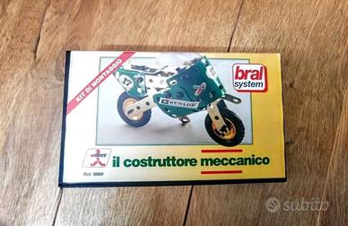 Moto in Kit di montaggio per costruire una moto in