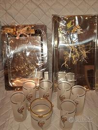 vassoi più bicchieri 