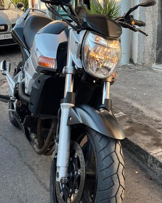 Suzuki GSR600