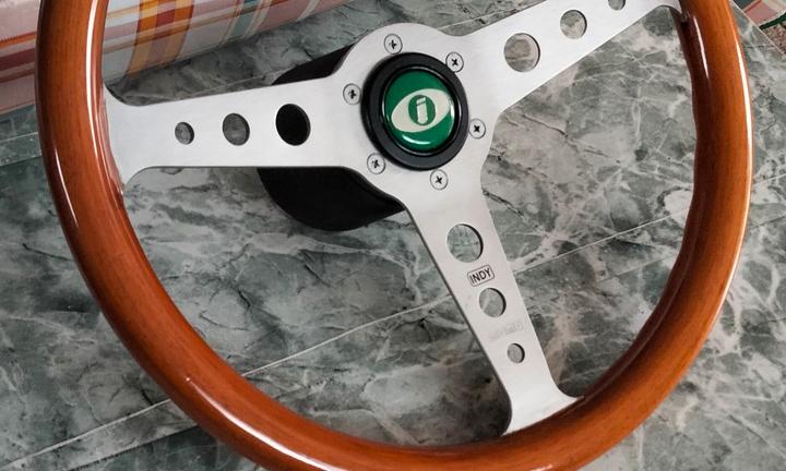 volante originale momo con mozzo mini Minor 