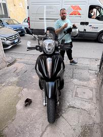 Beverly 300 cc nero