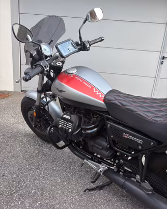 Moto Guzzi V9 - 2017