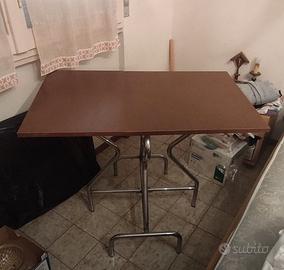 Tavolo richiudibile da interno vintage anni 70