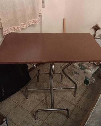 Tavolo richiudibile da interno vintage anni 70