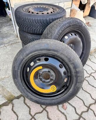 Gomme invernali VREDESTEIN 185/65/R15 con ruotino
