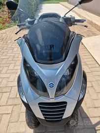 Piaggio MP3,  250cc
