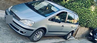  una Ford Galaxy 1.9 diesel a 7 posti. 