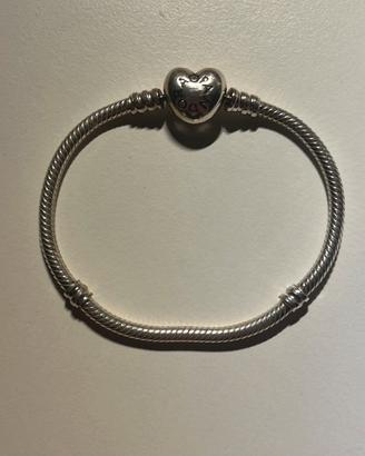 Bracciale Pandora con chiusura a cuore