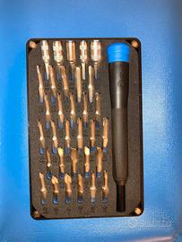 Cacciavite iFixit con 32 punte