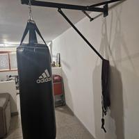 Sacco da boxe adidas 35 kg con staffa a muro