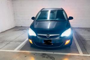 Opel astra sport tourer