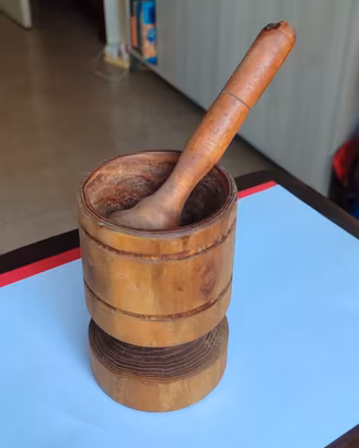 Mortaio in Legno Massiccio con Pestello