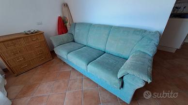 2 Divani. 1 Divano letto e uno normale
