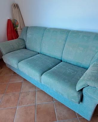 2 Divani. 1 Divano letto e uno normale