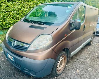 Opel Vivaro Furgone ( motore rotto)