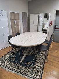 Tavolo Lube e  4 sedie