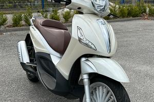 Piaggio Beverly 300