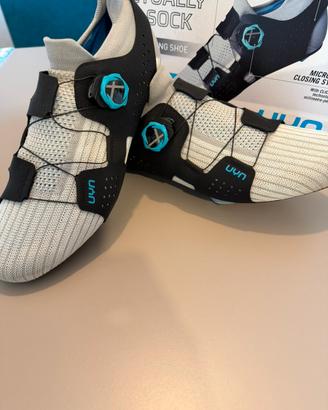 Scarpe UYN  in tessuto elastico e carbonio