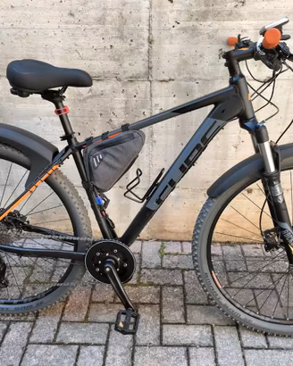 MTB CUBE Attention