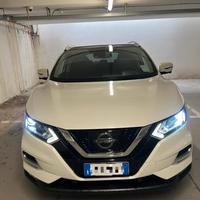 Nissan Qashqai 1.5 dCi Tekna- tetto paronamico