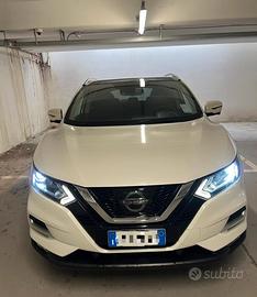 Nissan Qashqai 1.5 dCi Tekna- tetto paronamico