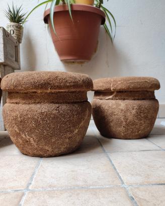 vasi in pietra carparina del Salento 