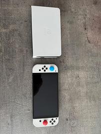 Nintendo Switch Oled bianca