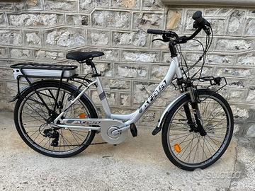 Bicicletta elettrica Atala da donna