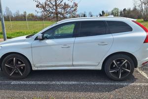 volvo xc60 D4 awd R design