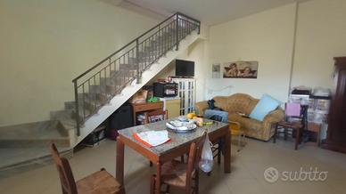 Semindipendente con giardino