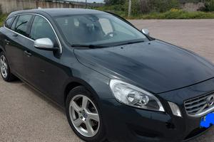 Volvo V 60 compreso passaggio 