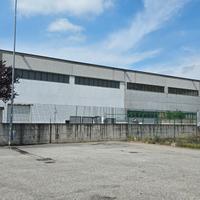 Capannone commerciale
