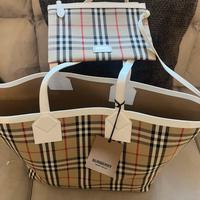 Borsa burberry  originale nuova consegna a mano