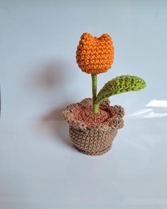 Tulipano all'uncinetto arancione, circa 13x6cm 